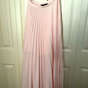 White House black market maxi pleated skirt